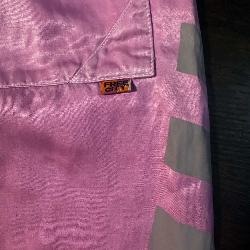 FREE CITY SATIN JUMP PANT IN PINK CLOUD. 🩷 - Picture 5 of 7
